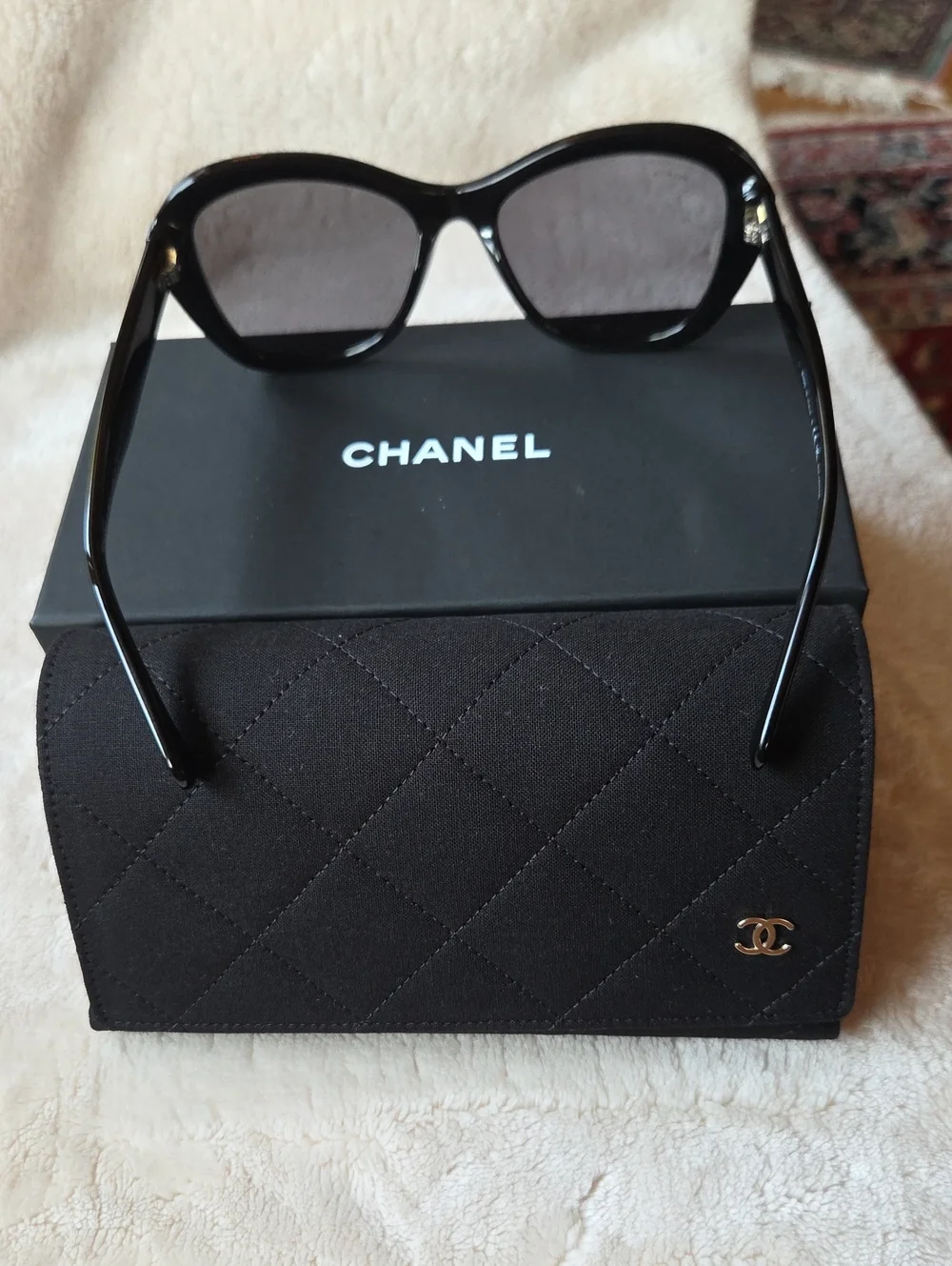 CHANEL Butterfly Oversized Cat-Eye Sunglasses with Quilted Black Case CH5510